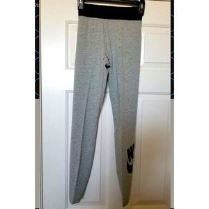 Nike womens Tight Fit leggings size X-Small gray